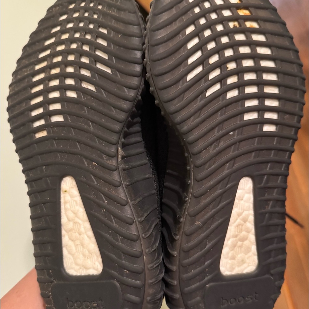 Yezze boots 350! Size 6
